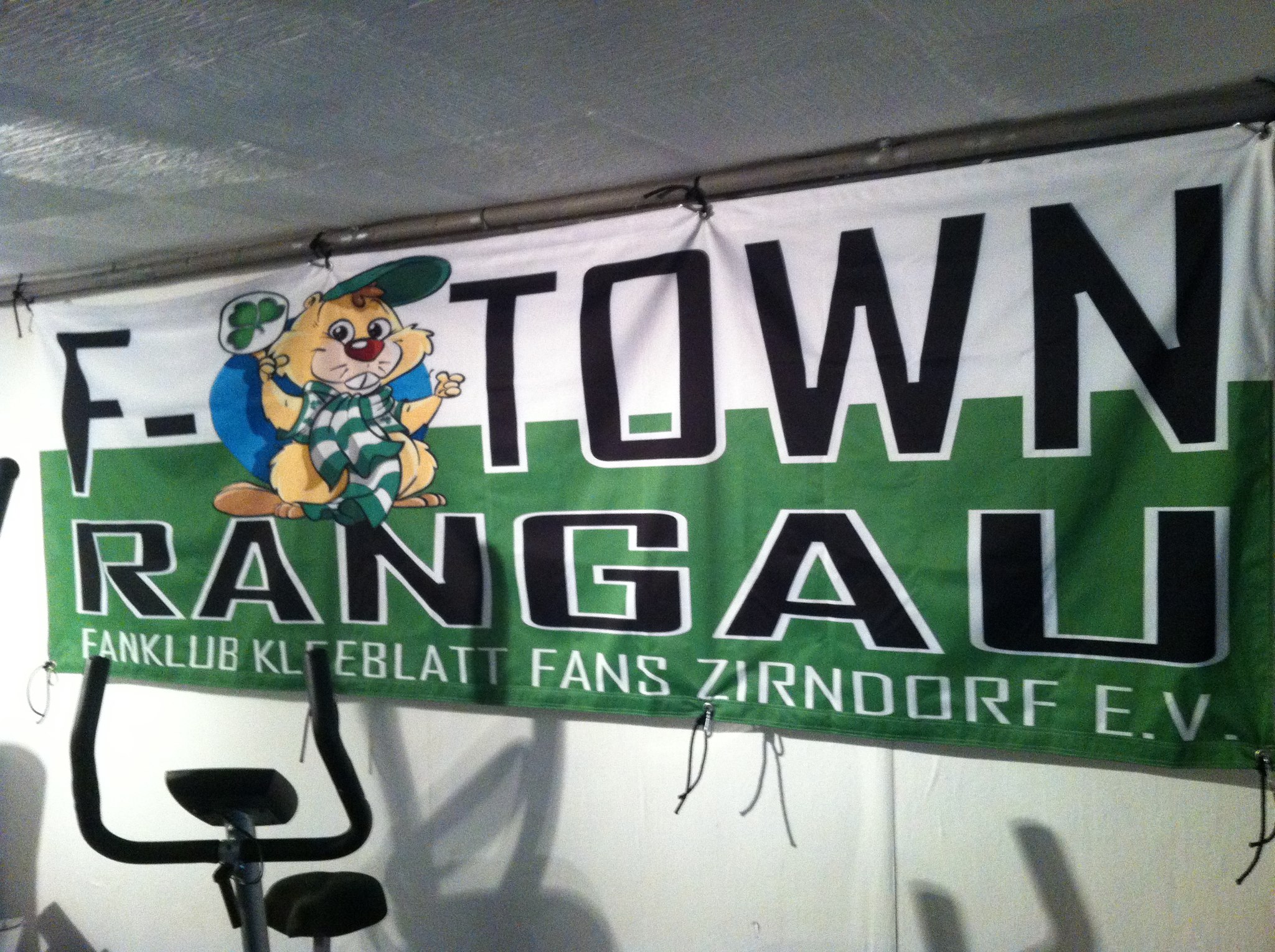 Aktuelle Zaunfahne F-Town Rangau